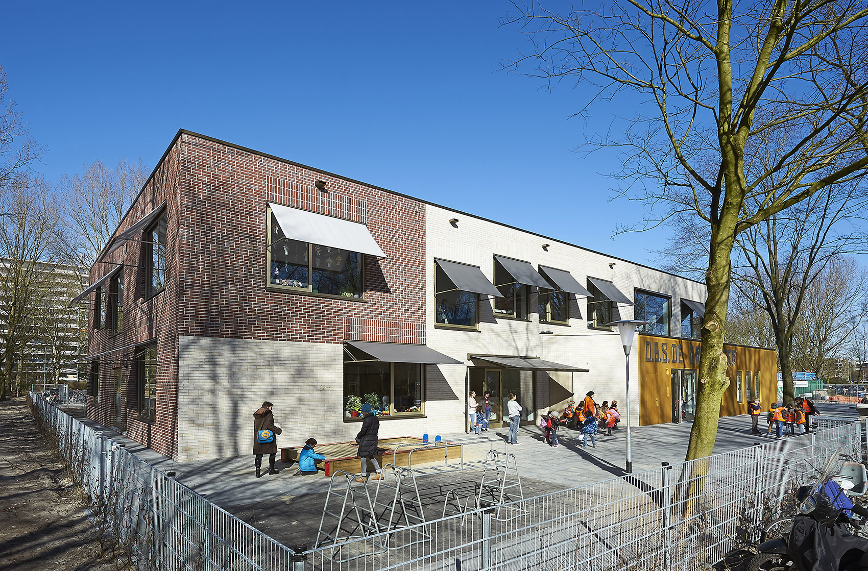 荷兰 Zonnehof 学校丨Orange Architects-6