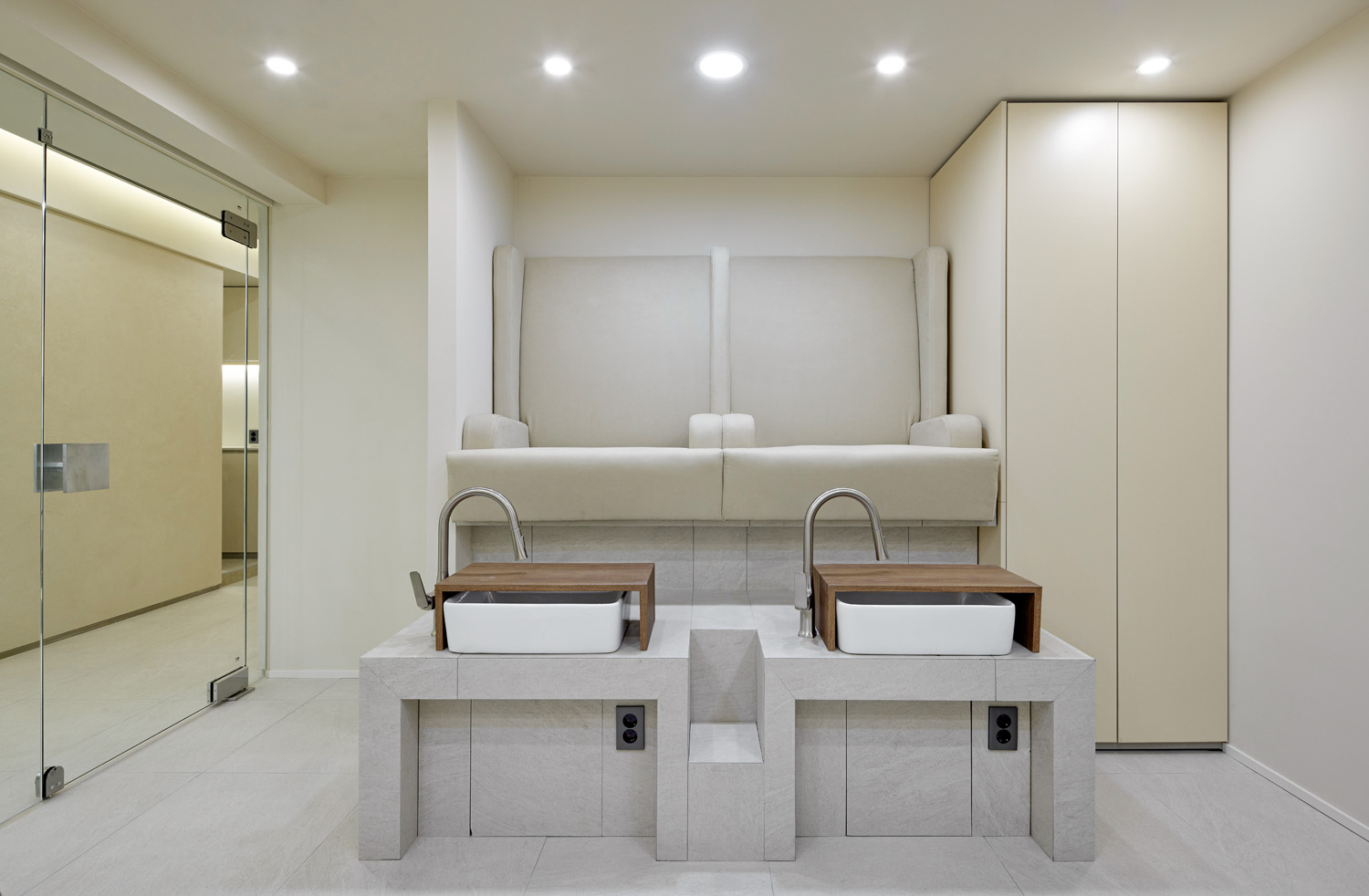 首尔大学入口区域高级美容沙龙设计-17