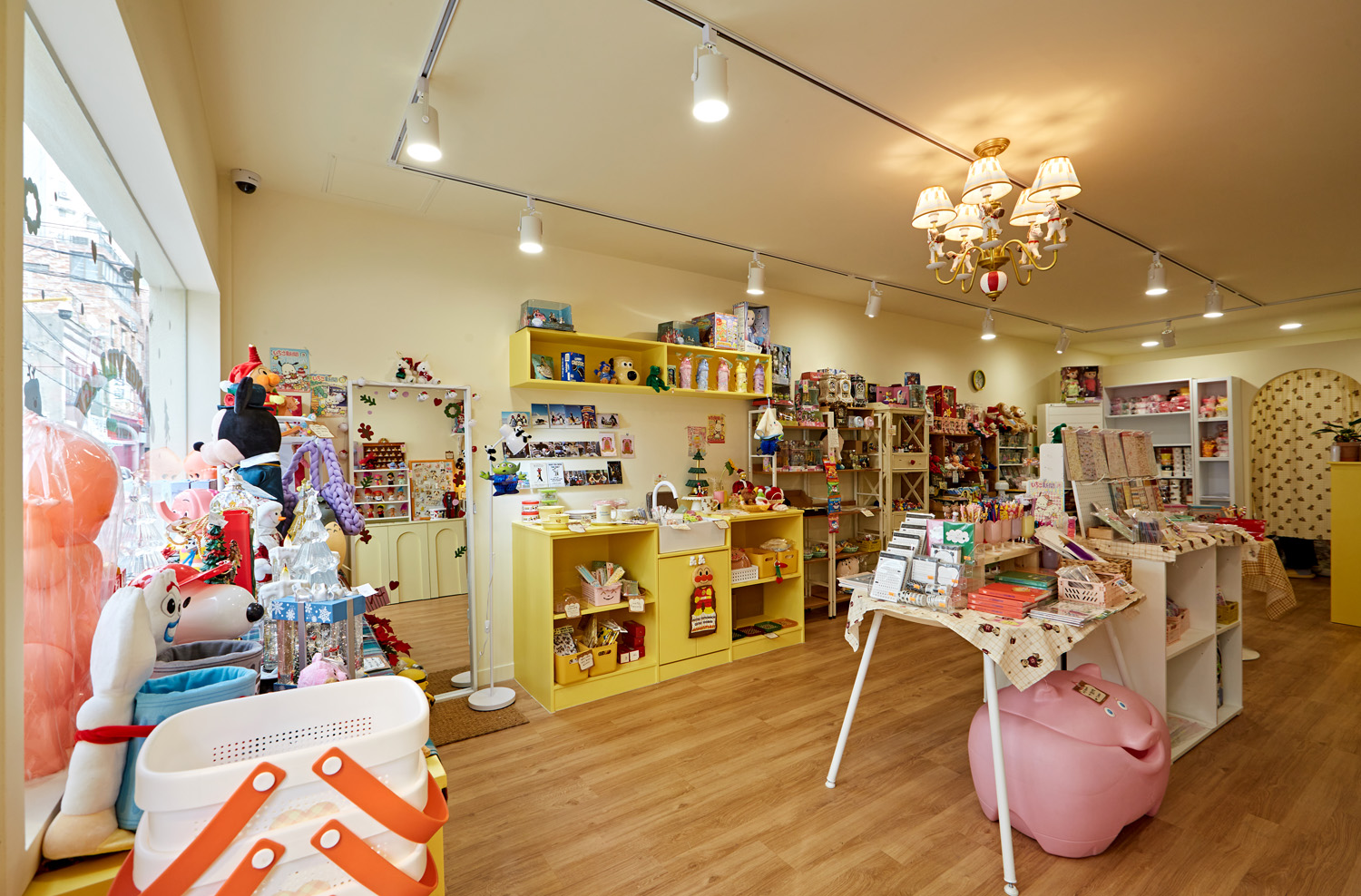 11 坪小店翻新，打造温馨橙色调空间-5