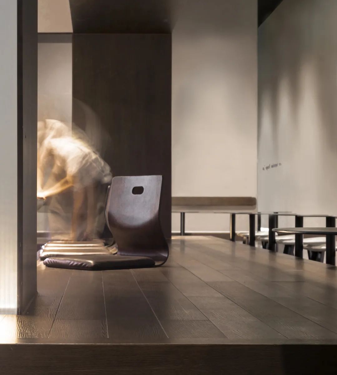 南京喜茶金茂汇店 | 古城墙下的现代茶空间-71