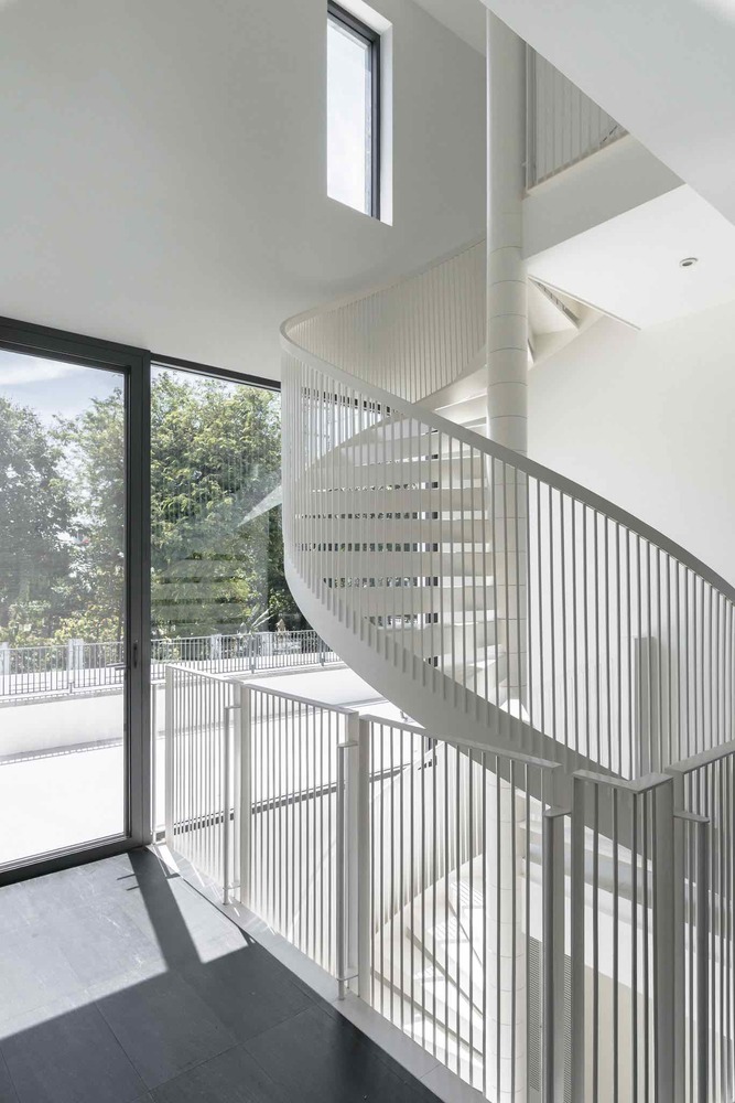 泰国 Baan Bangpok 家庭住宅，垂直螺旋楼梯设计-55