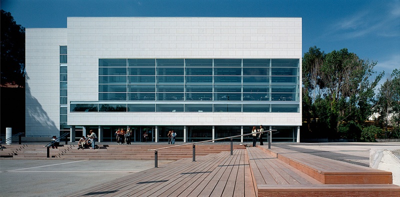 巴塞罗那自治大学传播图书馆及综合报库丨西班牙巴塞罗那-5