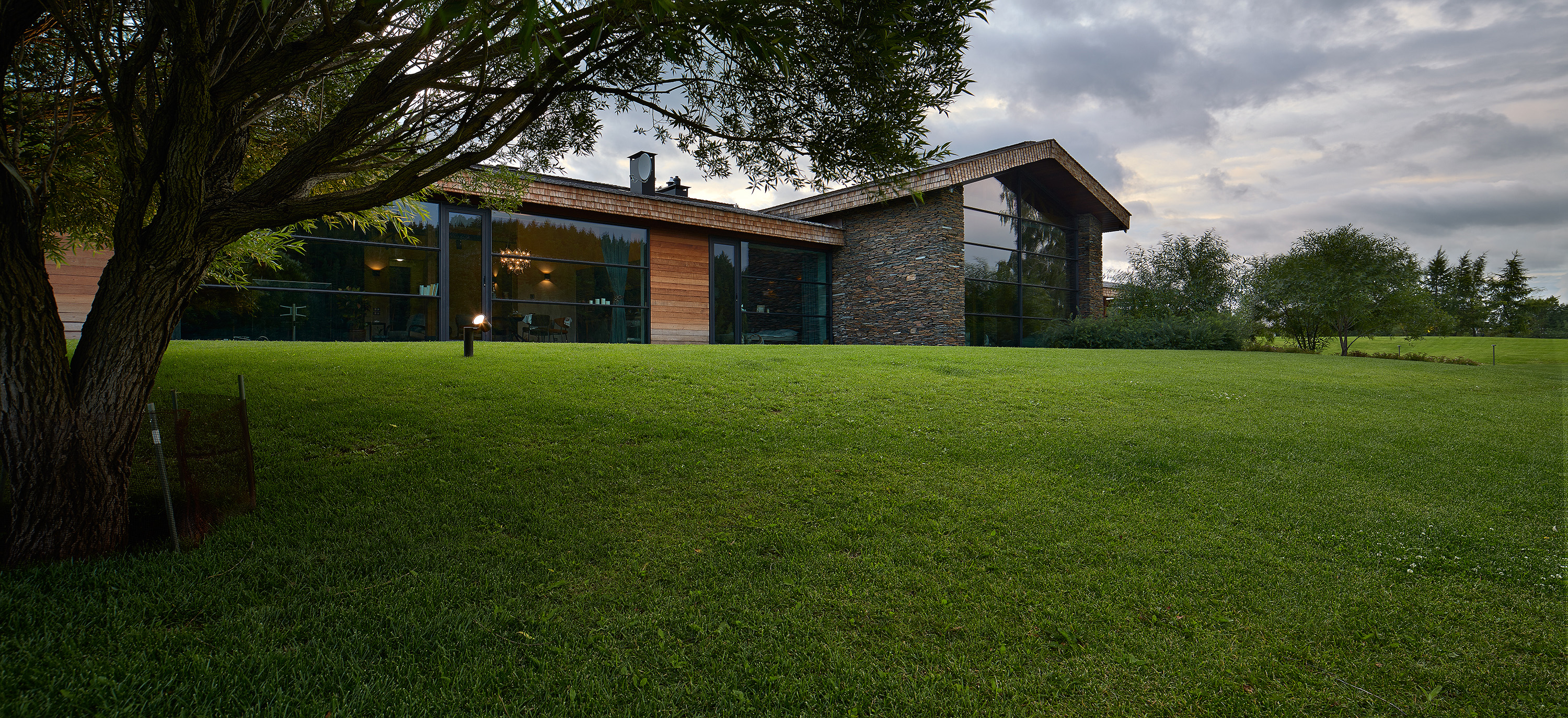 融入自然的"家河"别墅-15