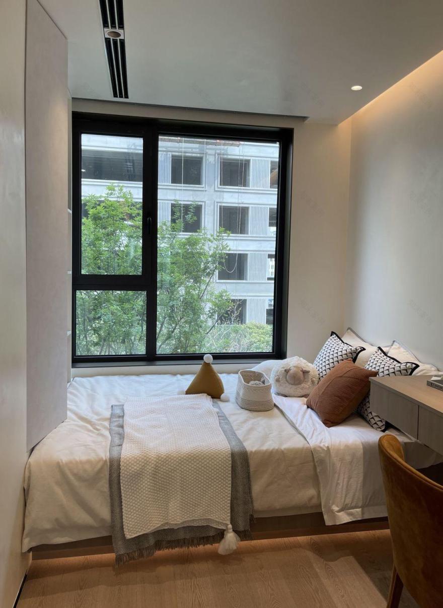 现代温馨智能家居典范-40