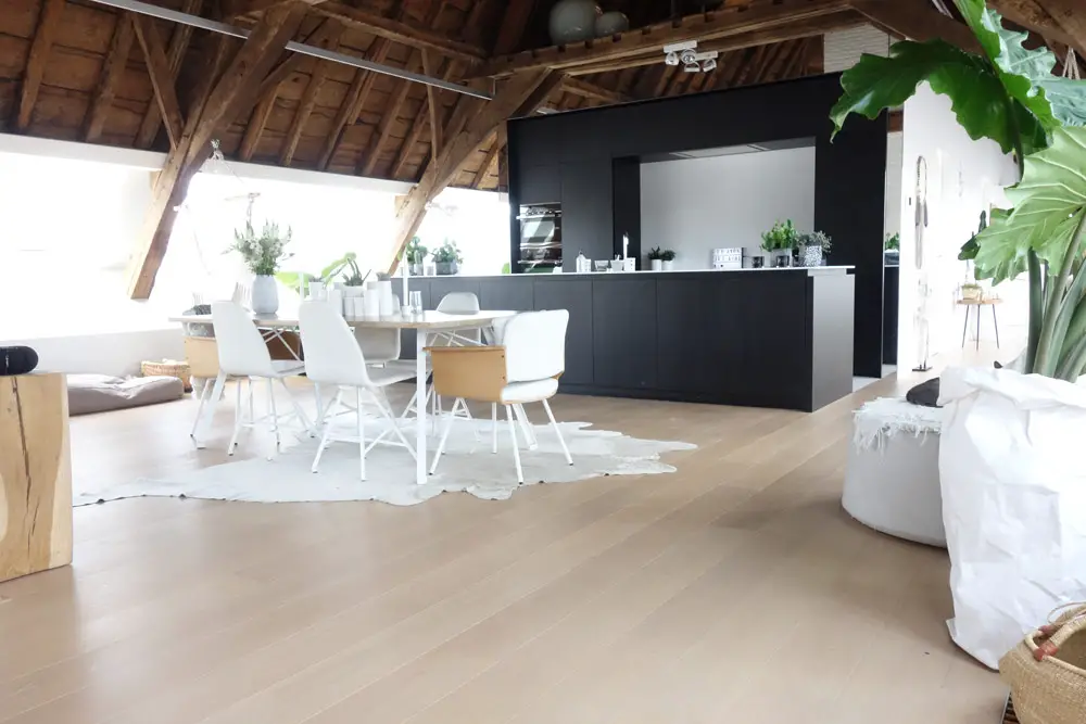 比利时 230㎡时尚波西米亚风屋顶阁楼设计-11