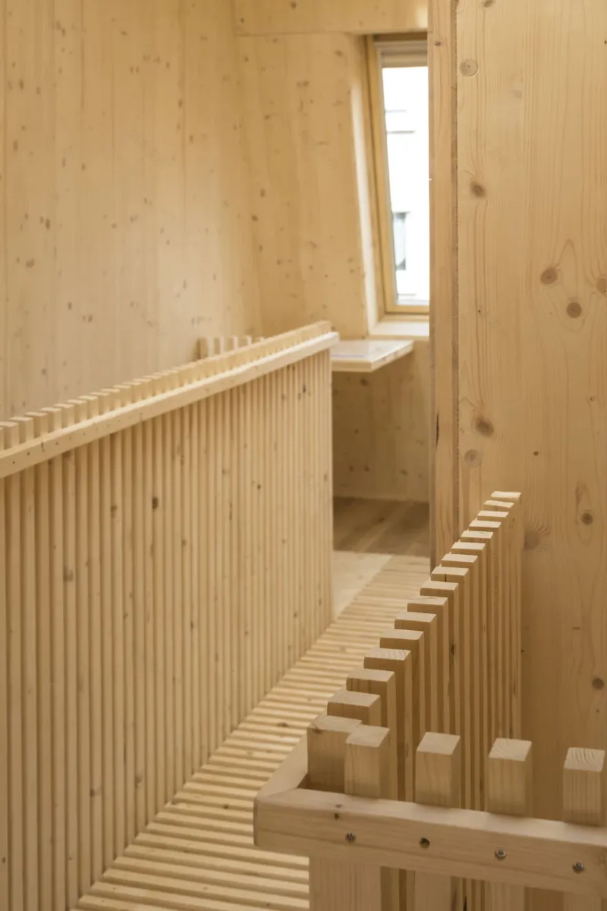 Gentilly 花园木质空中走廊住宅-18