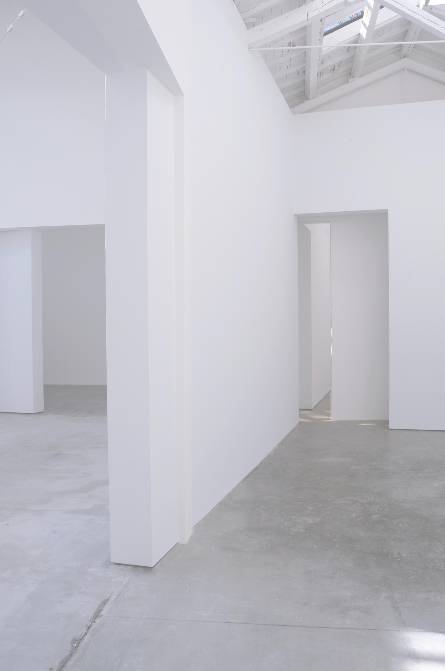 错位建筑 · 西班牙馆在威尼斯双年展的独特设计-9