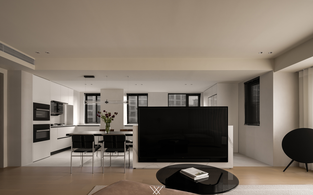 独居者的自由空间 · 开放式客厅与餐厨区的创新设计-3