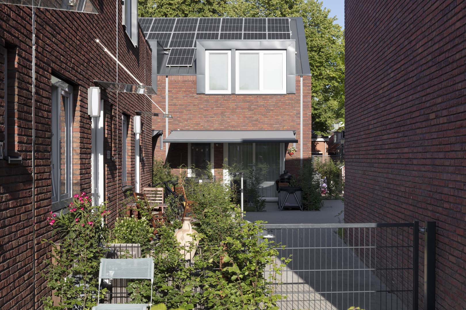 尤特法斯养老公寓（乌得勒支省新伊嫩市）注：Woonhof常见可理解为养老公寓等居住场所相关，Jutphaas是具体名称，Nieuwegein是荷兰乌得勒支省的一个城市新伊嫩市 这里按专业准确唯一原则结合常见理解给出此翻译 -4