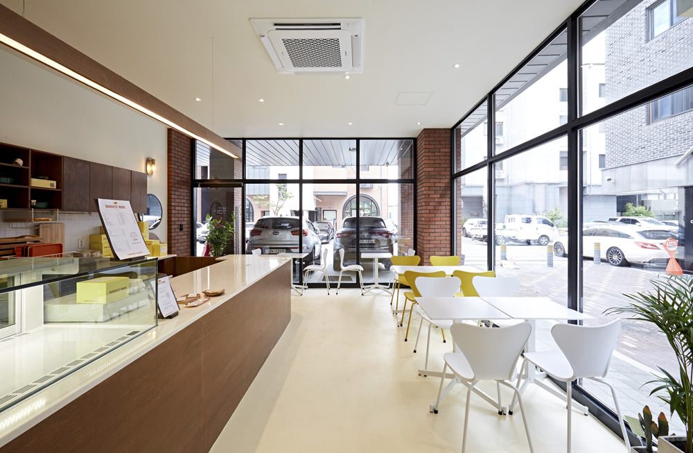 白色木屋 | 极简与自然的完美融合-4