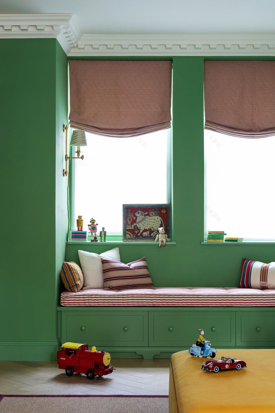 英国小城彩色家庭住宅设计-8