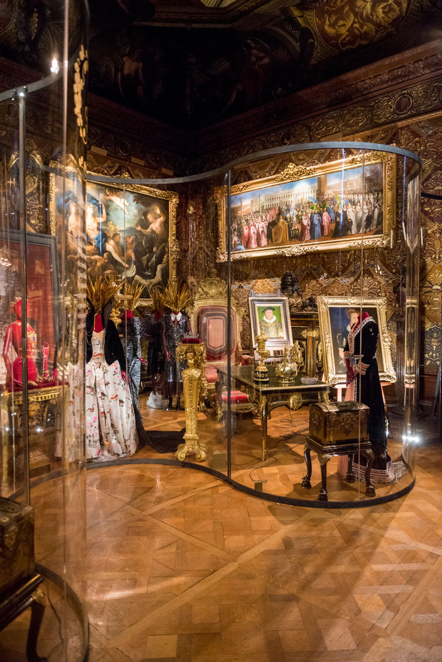 五百年时尚传奇 | 揭秘 Chatsworth House 的华美服饰展览-19