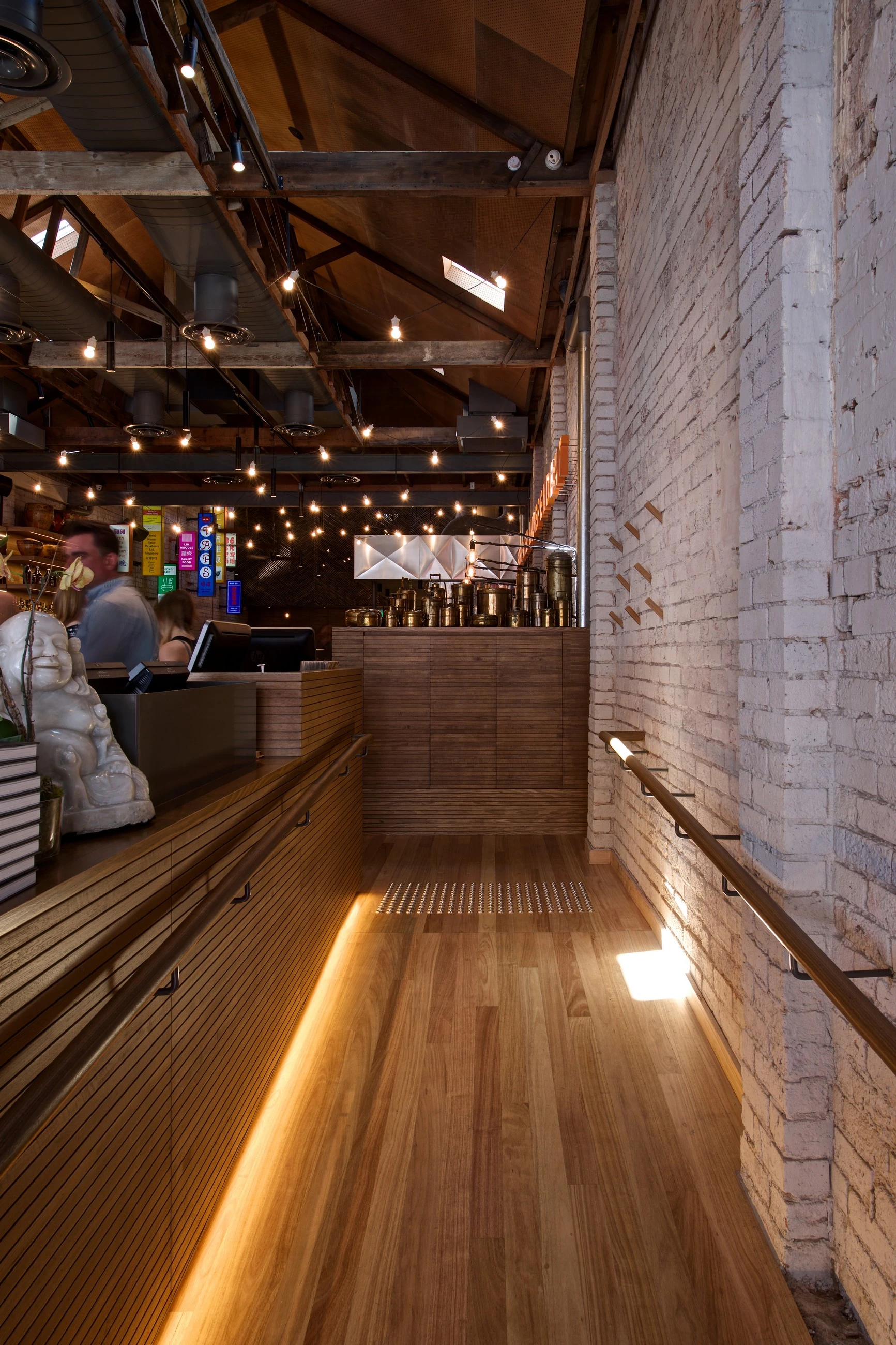 澳大利亚" Hawker Hall "餐厅 | 竹屏风打造的街头气息-36