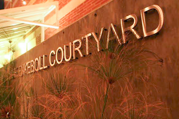 加州校园创意户外 courtyard-19