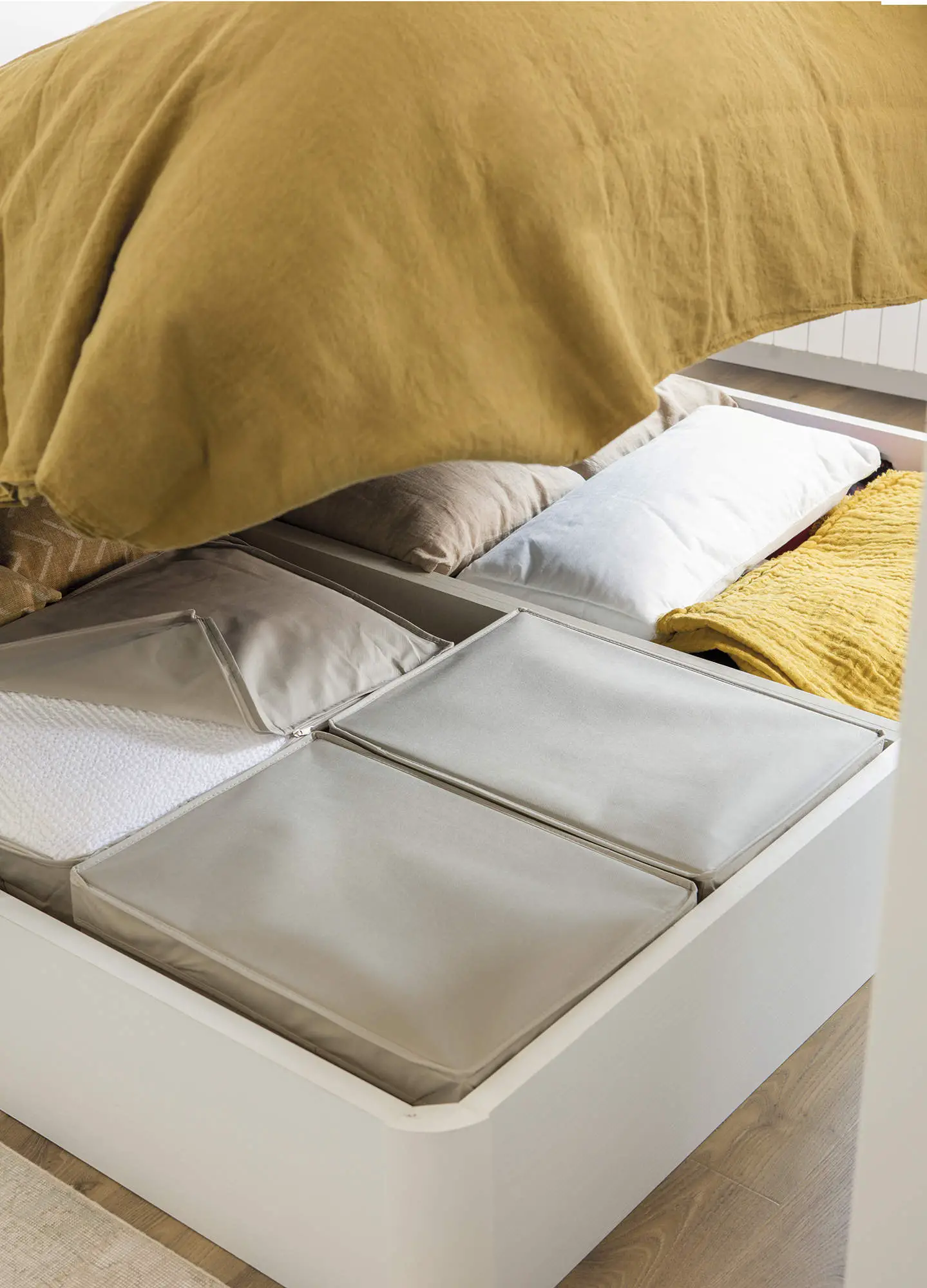 巴塞罗那 60m2 小户型翻新,设计师打造惊艳错层空间-10