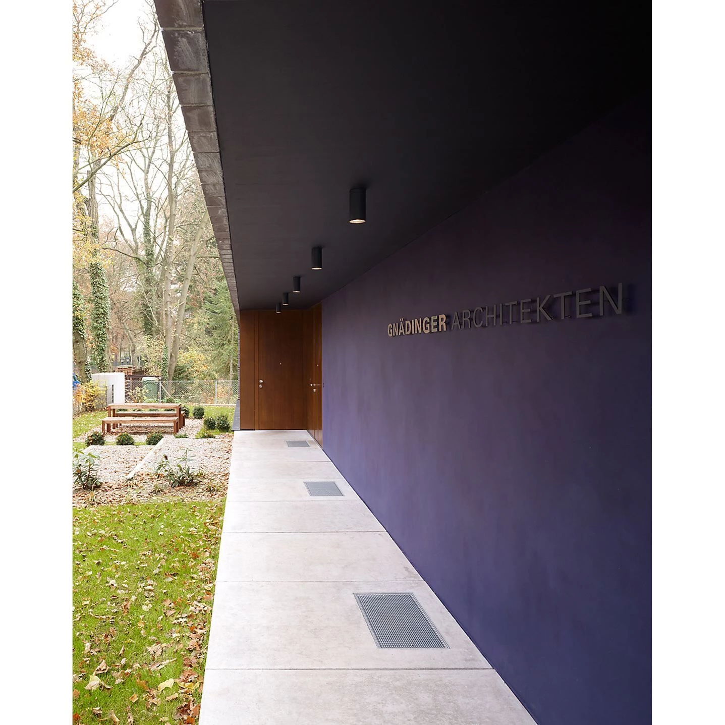 柏林瓦恩湖简约住宅设计丨德国柏林丨Gnädinger Architects-29