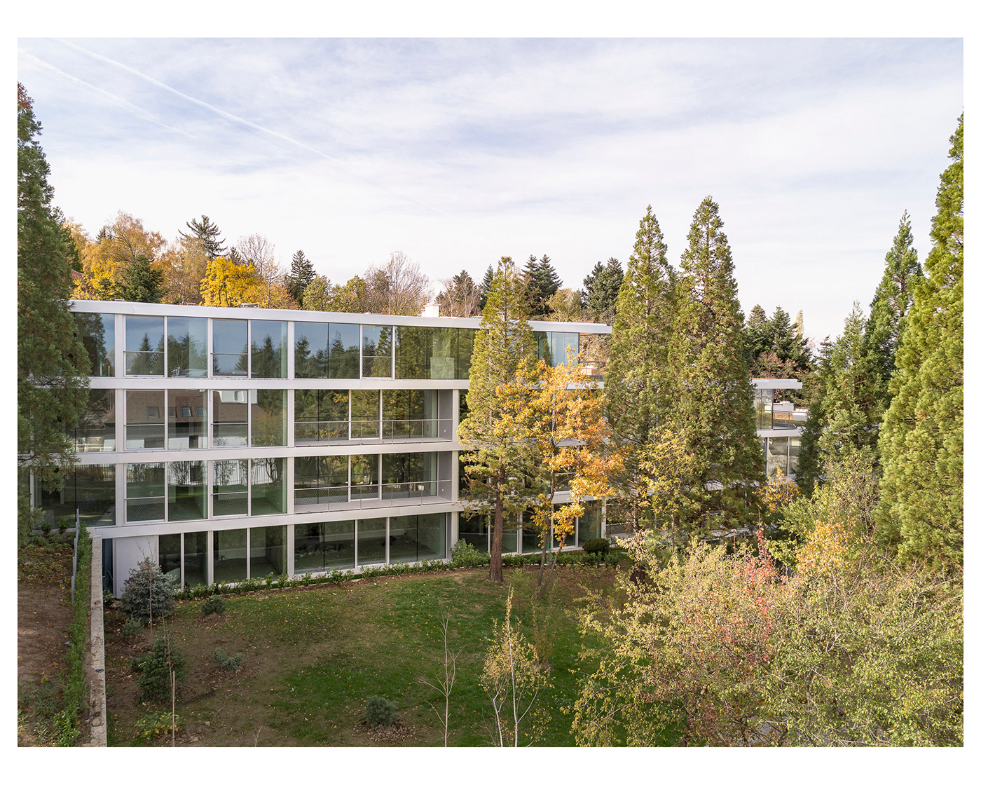 Boyana 49 House | 融入环境的公寓建筑-11