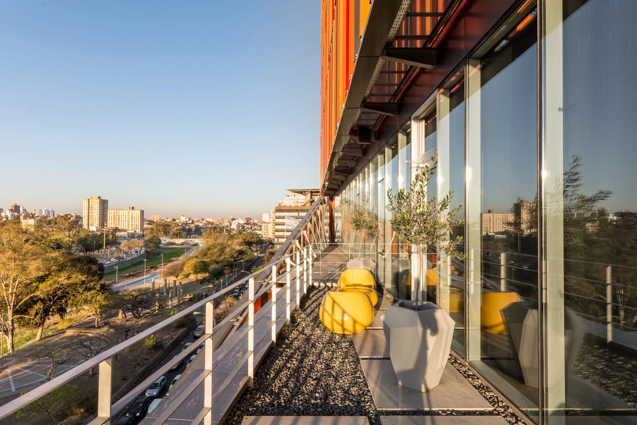 橙色大楼 · 创新,效率与愉悦的办公空间-36