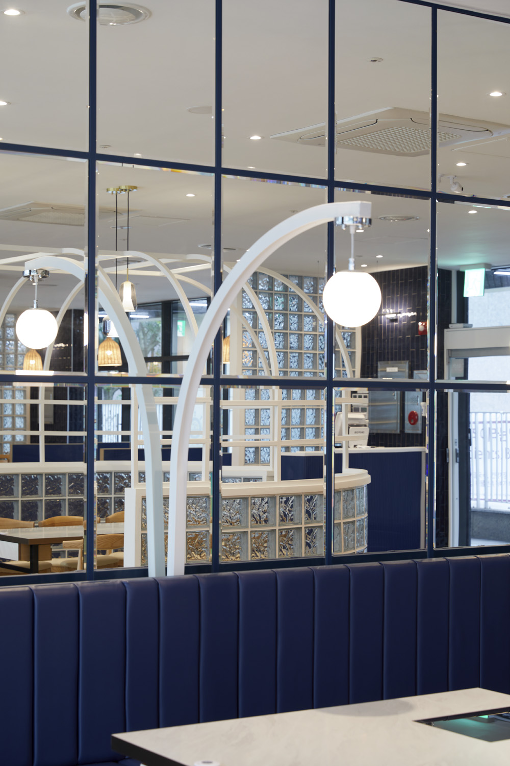 现代简约的海鲜烧烤店设计-22