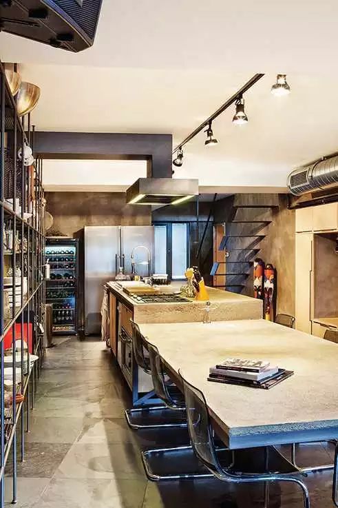 阁楼时光，远方和低生活都在画框里-6