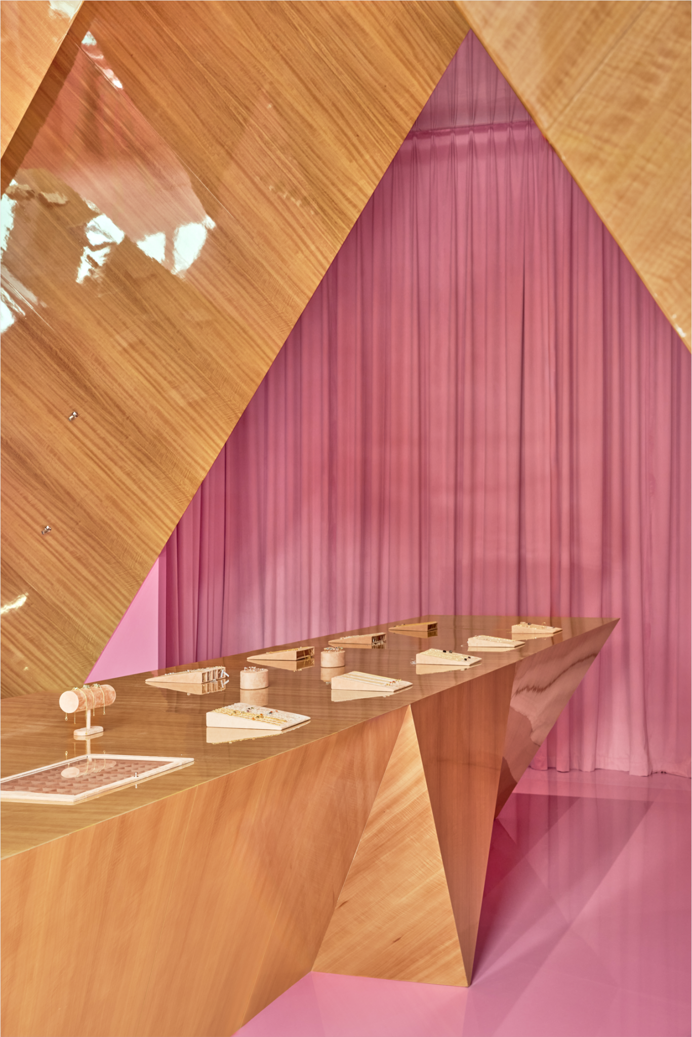 林德扎商店丨阿联酋迪拜丨Elena Lokastova-8