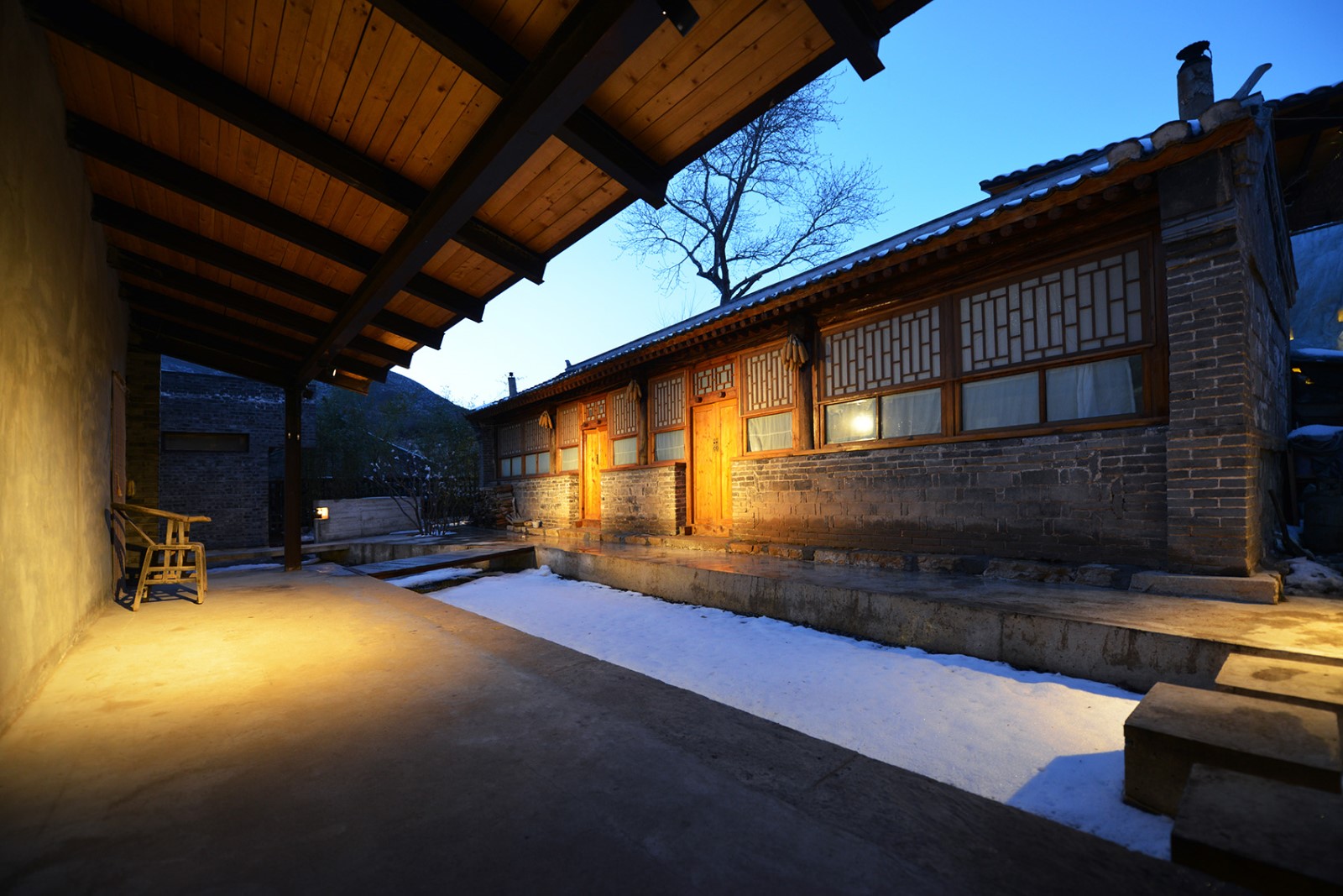 长城脚下“侧漏”的院落 | 巧妙应对用地难题-15