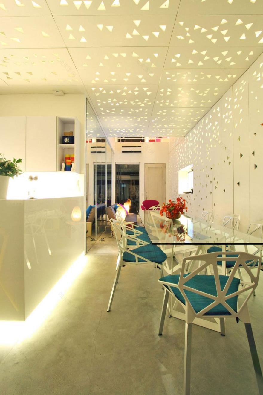 菲律宾首都现代青年联排别墅丨菲律宾马尼拉丨Buensalido Architects-15