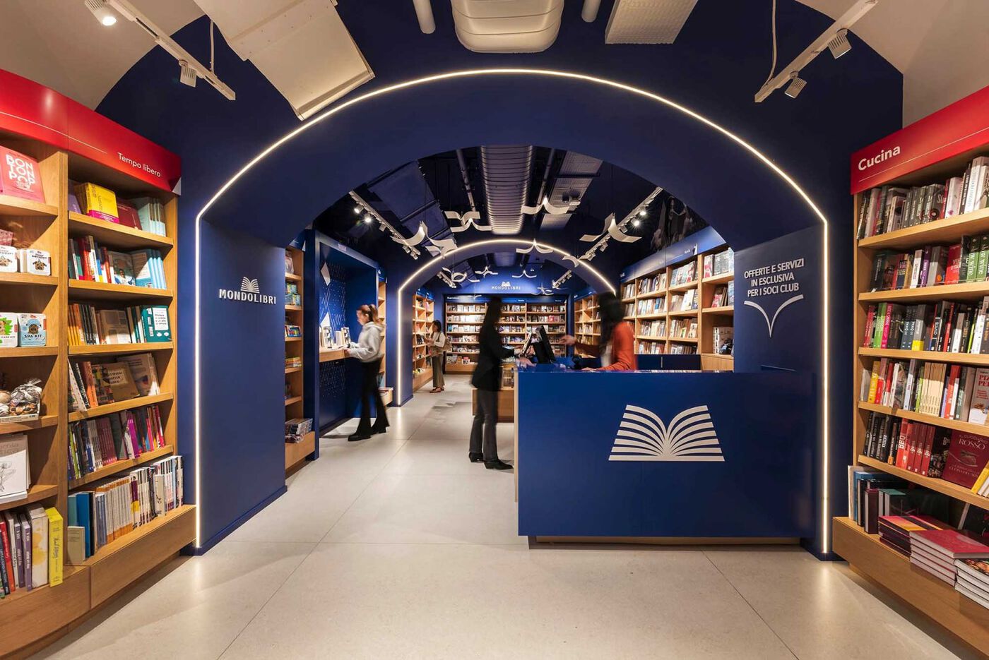 米兰蒙达多利大教堂书店丨意大利米兰丨Il Prisma 工作室-22