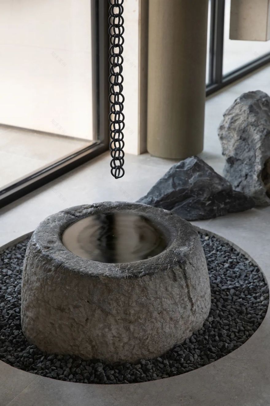 中南春风里售楼处 | 融合中西文化的现代园林空间-11