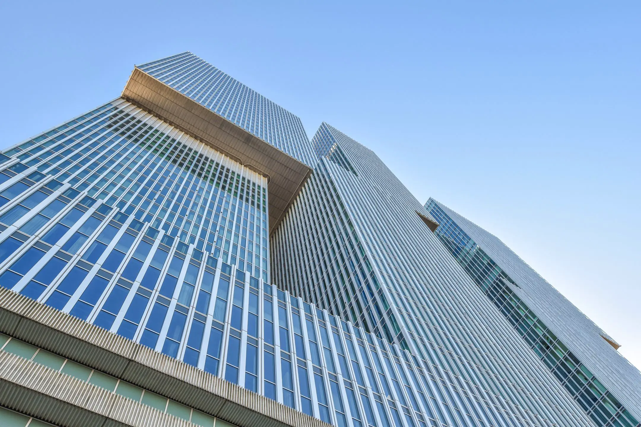 荷兰旋转大厦 | 超现代顶层公寓的惊艳设计-18