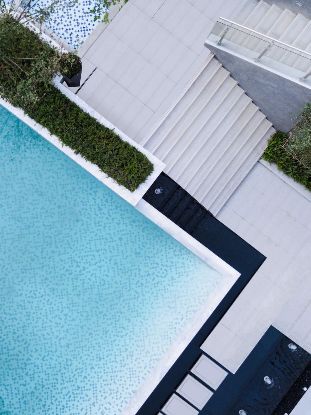 藏珑大境 | 悬浮泳池与自然共生的空中花园-4