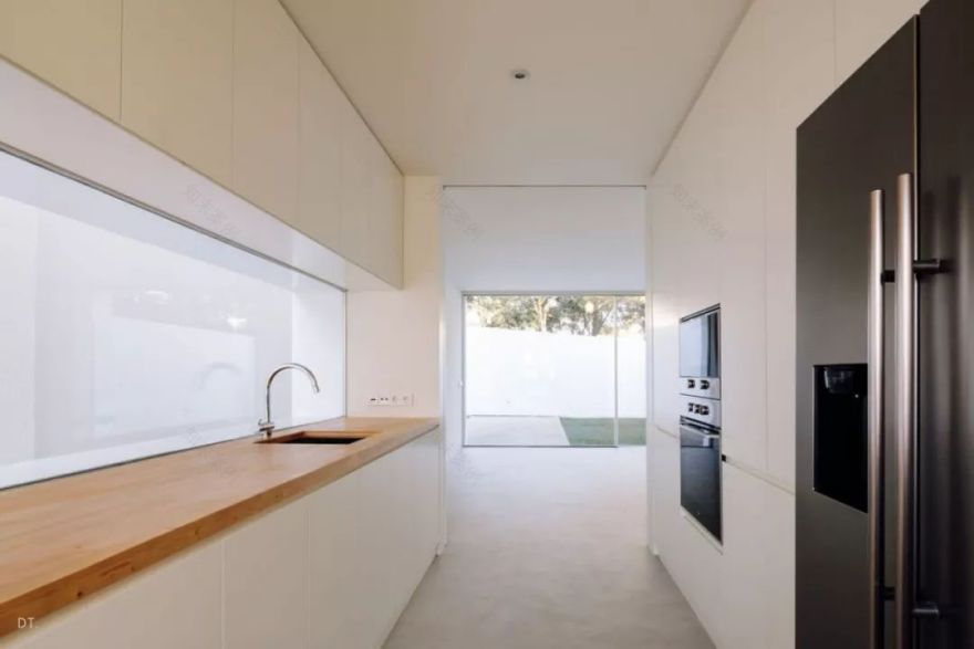 极简主义设计,葡萄牙里斯本的通透空间美学-59