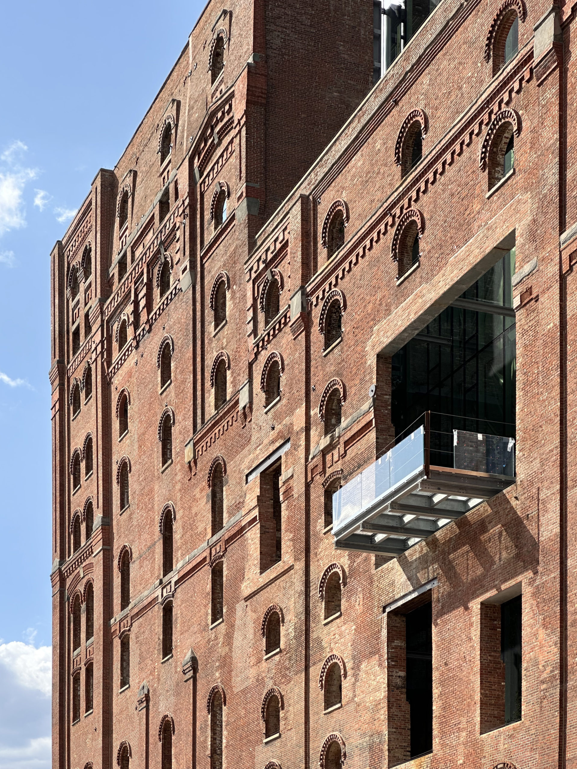 Glass Exterior Facade Progresses Atop The Refinery At 292 Kent Avenue in Williamsburg, Brooklyn - New York YIMBY-15