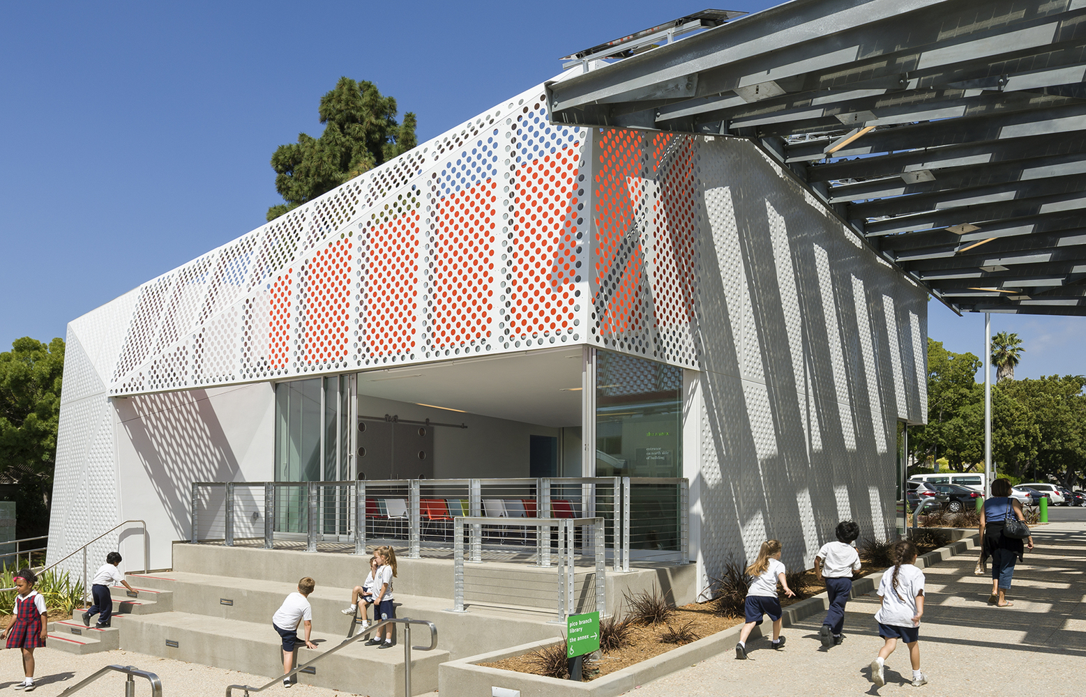 Pico Branch Library  Koning Eizenberg Architecture-28