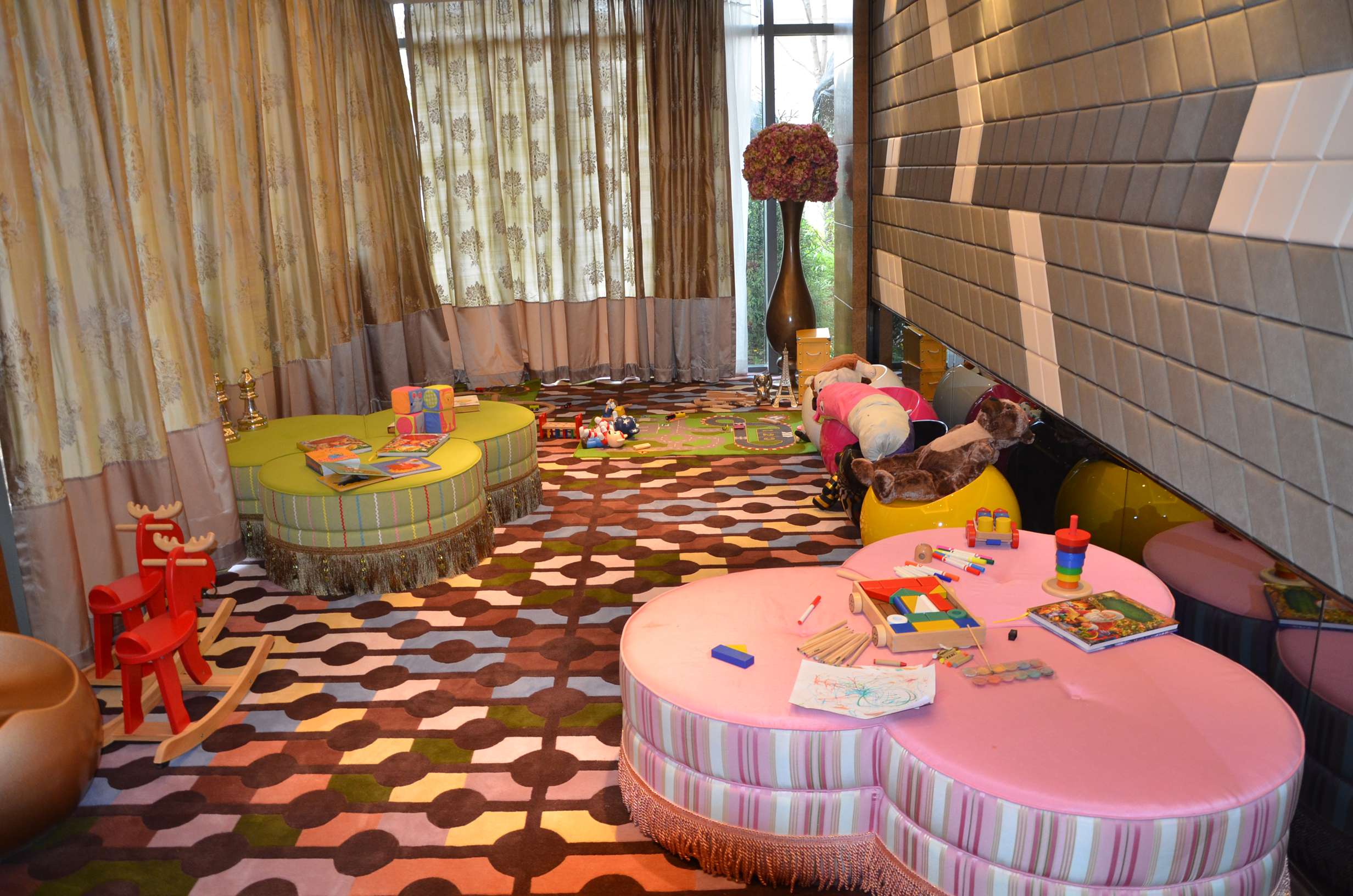 梁志天  西安雅居乐国际售楼部完工图片-15