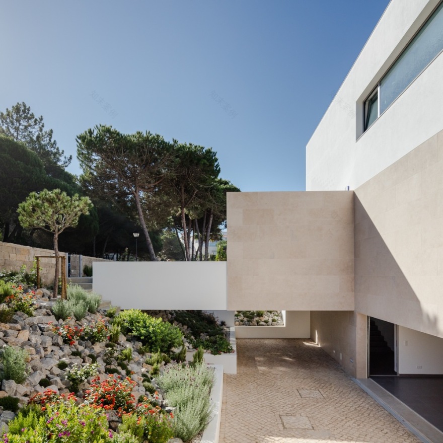 葡萄牙奥比多斯“绿意盎然”现代别墅-54