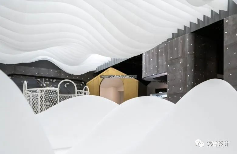 梦幻儿童咖啡馆 | 铝板编织涟漪,灯火森林,金城堡舞台-37