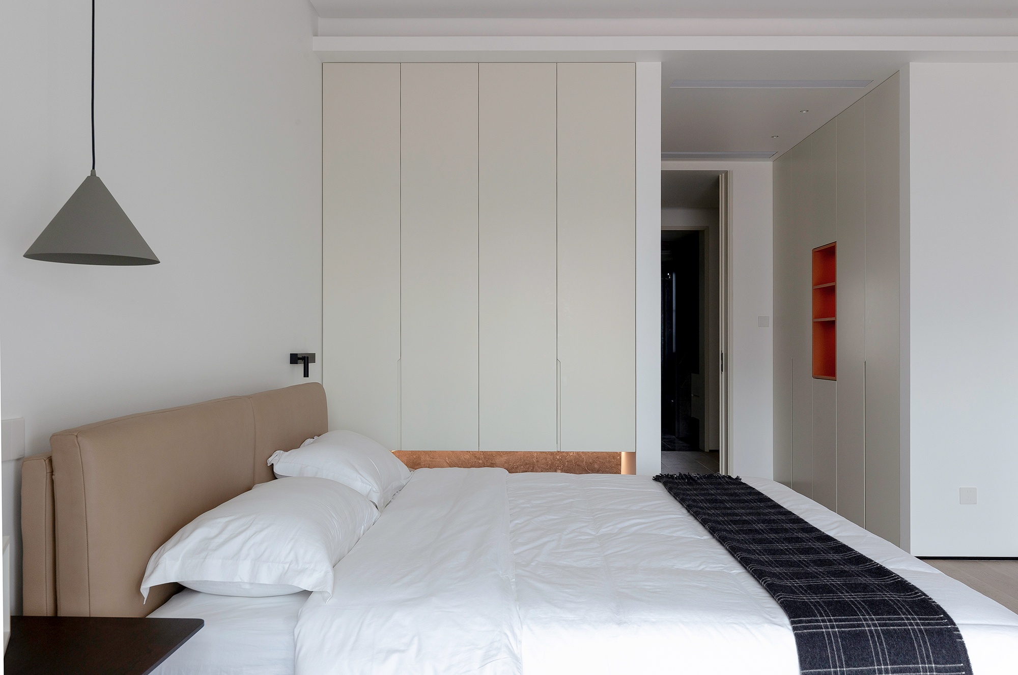 剑桥湾大平层简约空间设计-21