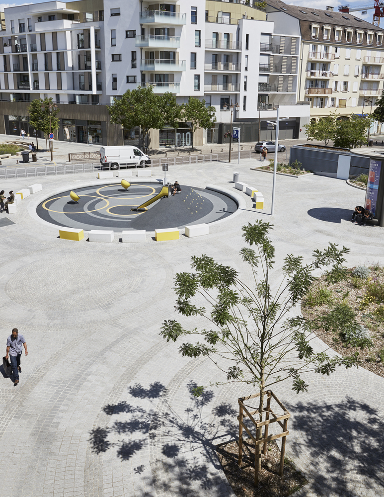 法国 Mantes-la-Jolie 市 Henri Dunant 广场改造，实现行人友好与城市融合-42