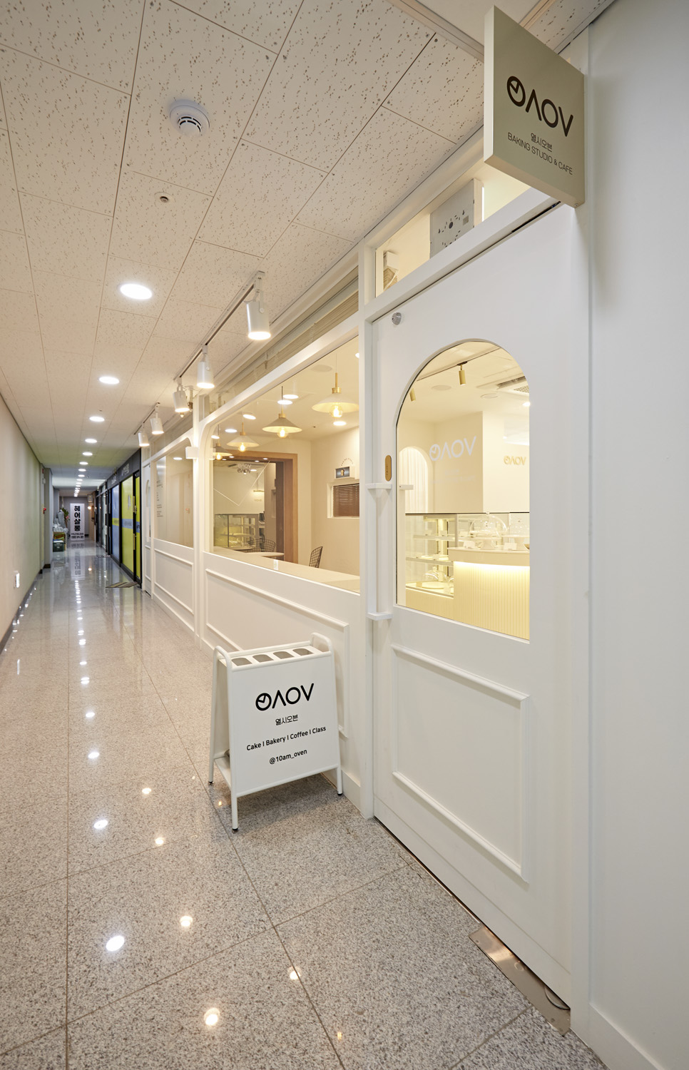 简约可爱 15 坪甜点咖啡厅设计-16