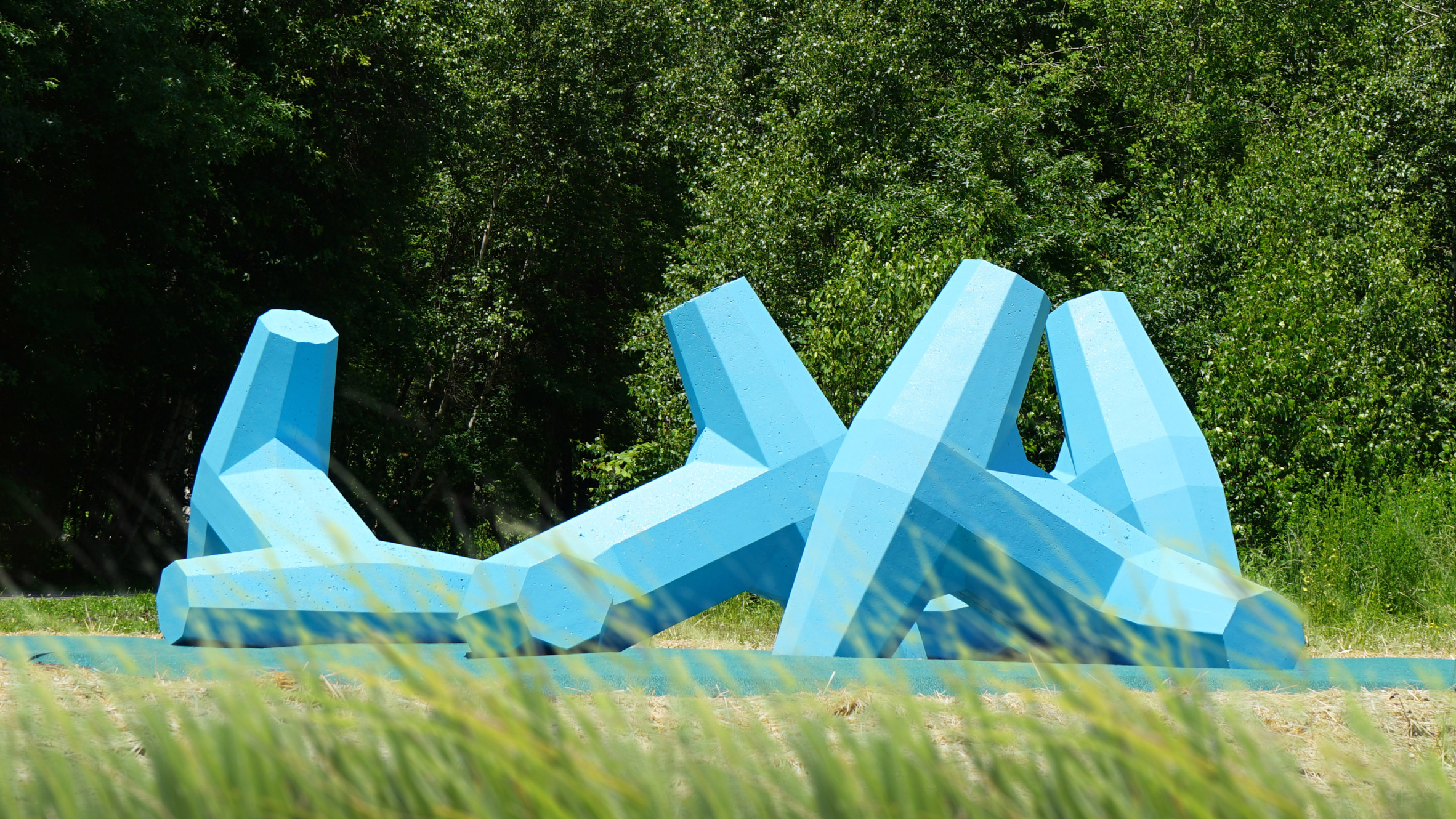 公共艺术与游乐结合的蓝色混凝土 Breakwater 游乐场-0