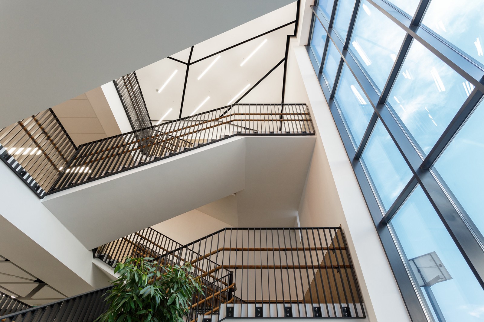 乌克兰基辅 A+ 学院 SVOYA studio-14