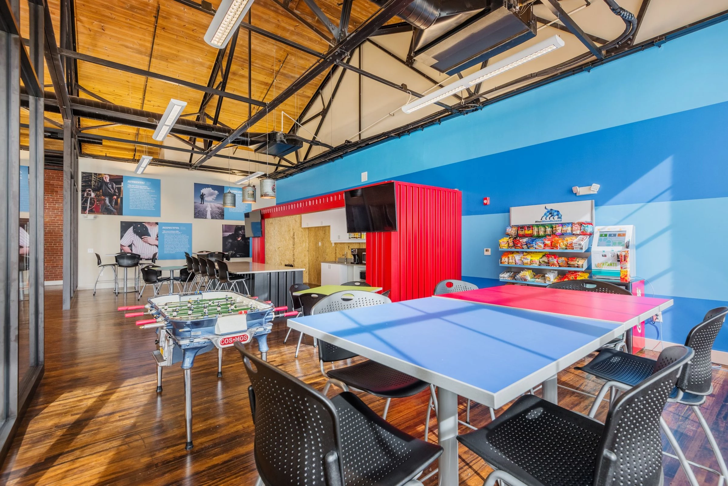 Blue Bloodhound 总部-16