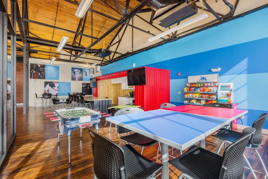 Blue Bloodhound 总部-16