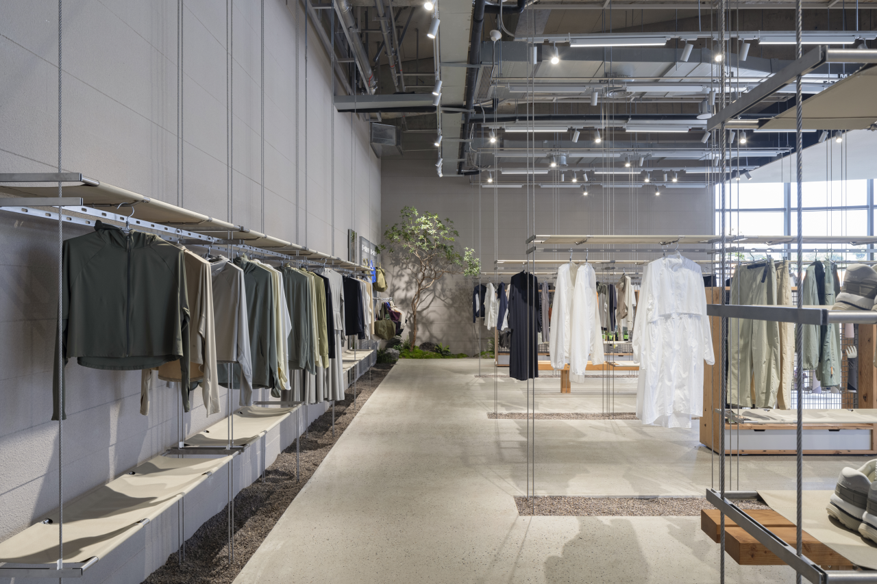 蕉下深圳大运天地轻量化户外体验店丨中国深圳丨Link Architects上海直地建筑设计工作室-27