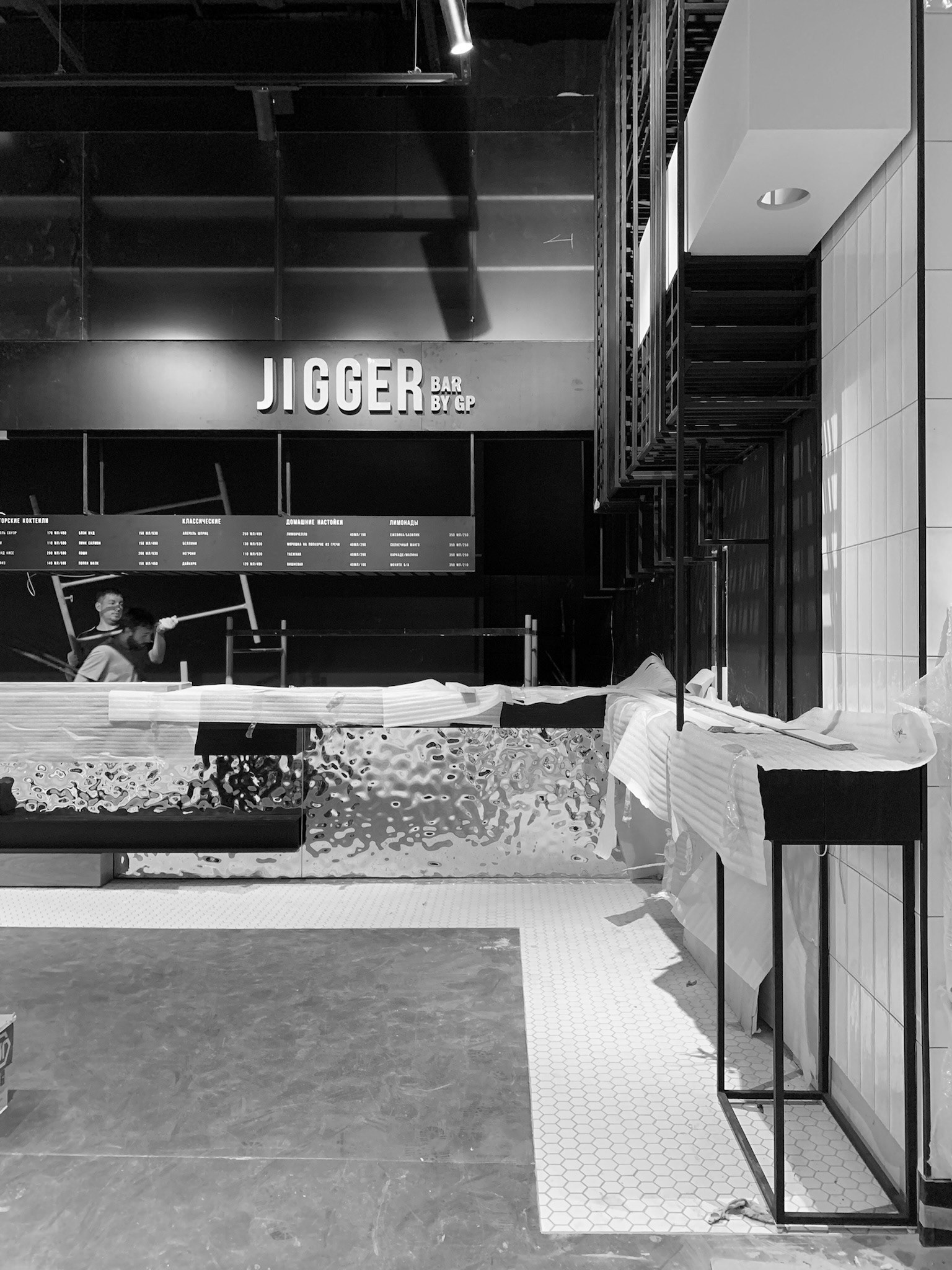 一杯葡萄酒和量杯角落丨俄罗斯圣彼得堡丨Marat Mazur-64