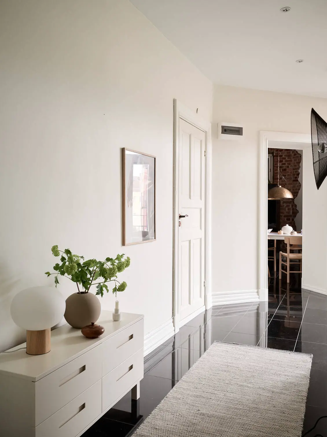 瑞典百年建筑中的经典斯堪的纳维亚风格公寓-13