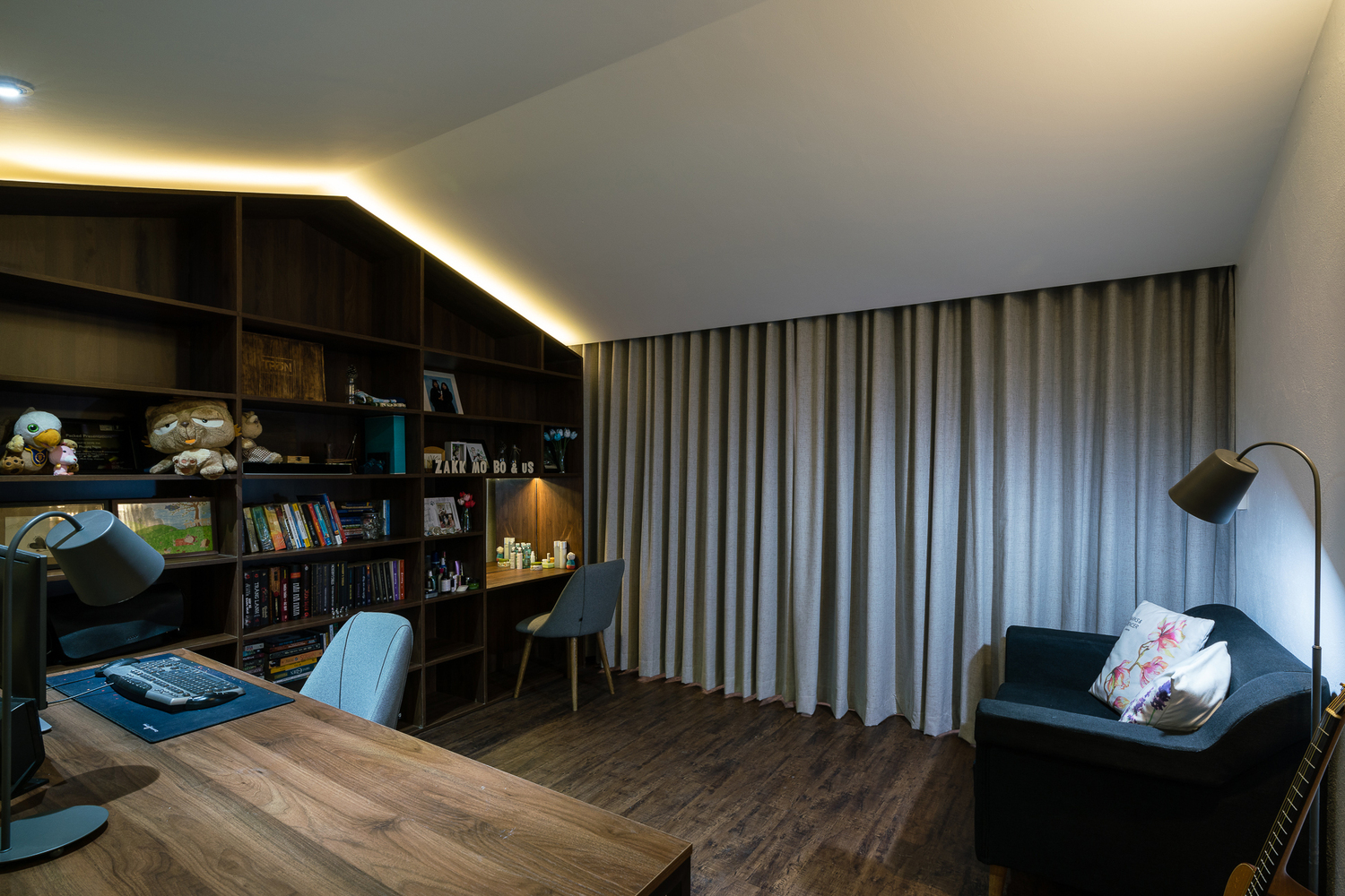 ZAKK ANDS HOUSE 透明金属边界与自然光影的完美融合-52