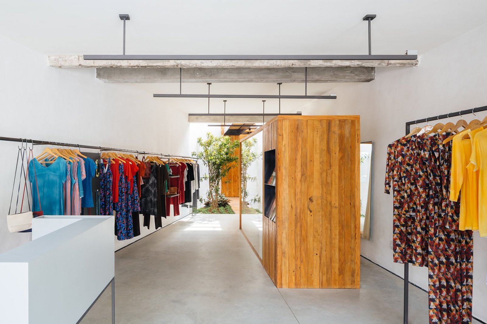 巴西圣保罗 Acolá 精品女装店  Vão Arquitetura-5