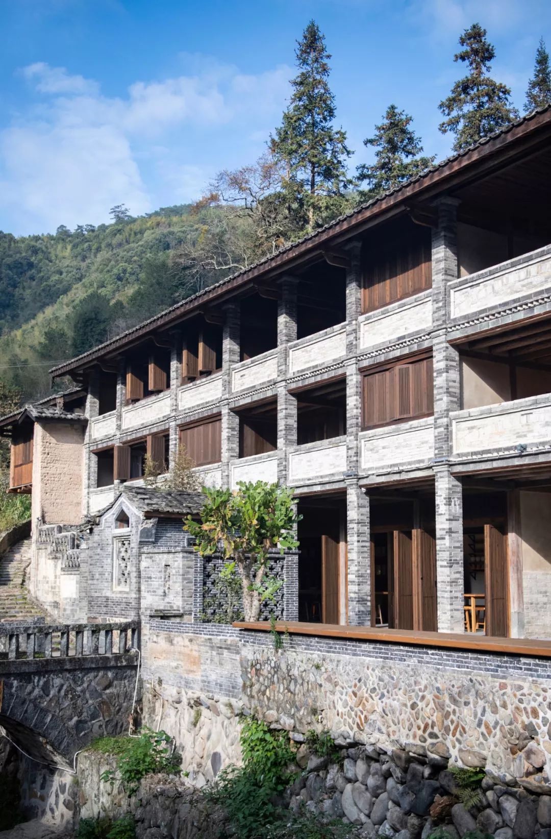 归隐深山，客家土楼变身为文化行馆-25